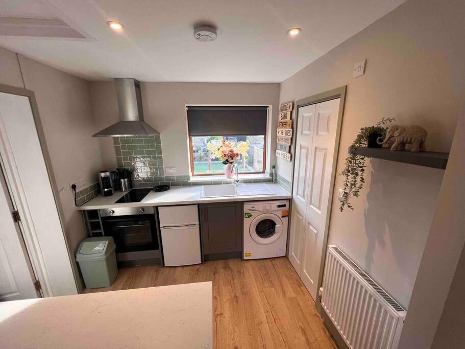 Seaview 1 Bed Open Condo - Free Parking Hove Esterno foto
