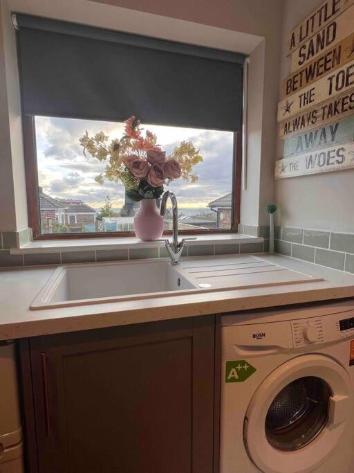 Seaview 1 Bed Open Condo - Free Parking Hove Esterno foto