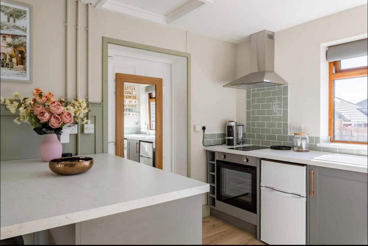 Seaview 1 Bed Open Condo - Free Parking Hove Esterno foto