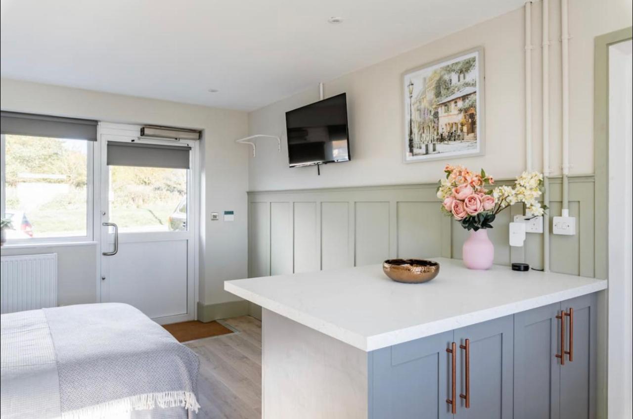 Seaview 1 Bed Open Condo - Free Parking Hove Esterno foto